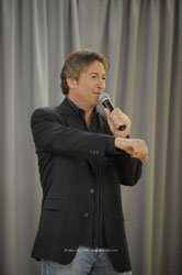 Headliner Mark Pitta with Special Guest Deb Campo at the Meridian Rolling Hills Club on May 29th, 2009