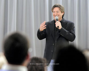 Headliner Mark Pitta with Special Guest Deb Campo at the Meridian Rolling Hills Club on May 29th, 2009